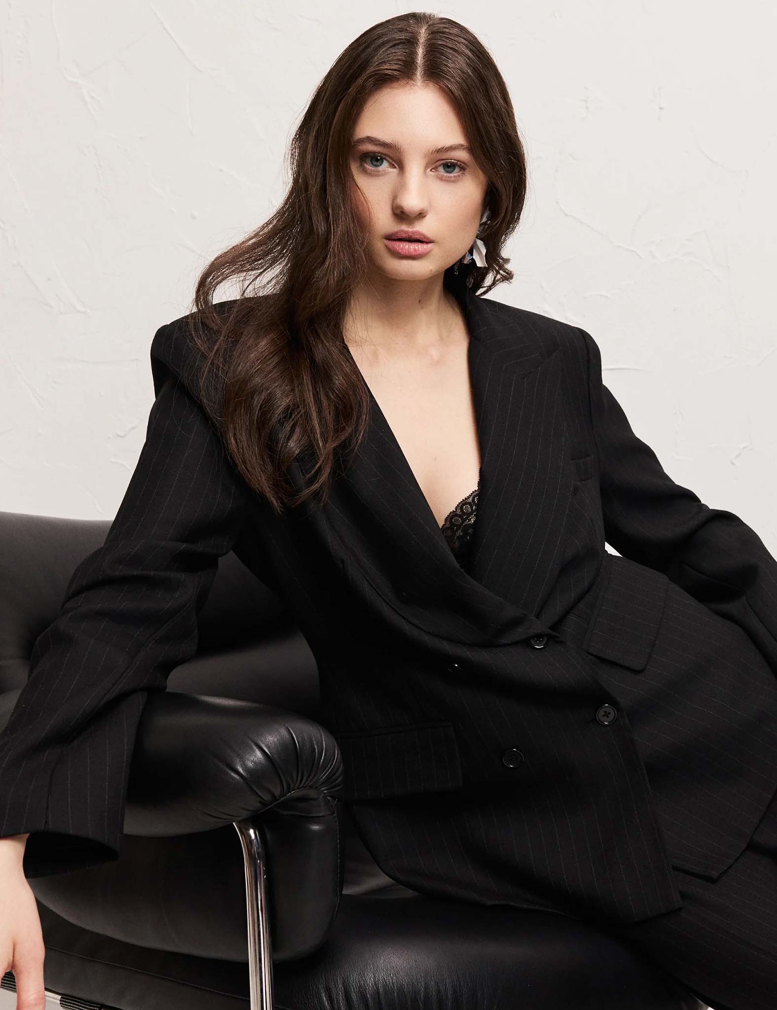 Pia Tjelta Studio - FRANCIS PINSTRIPE JACKET BLACK  - Svart